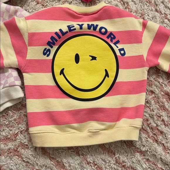 Pack of 4 - Trendy 3T sweatshirts - barely worn - Picture 3 of 9